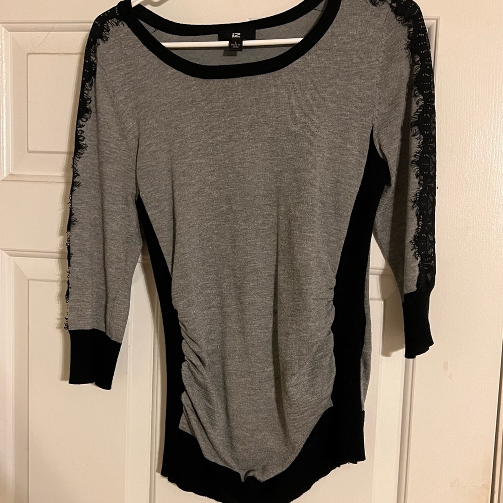 Beautiful fitted sweater